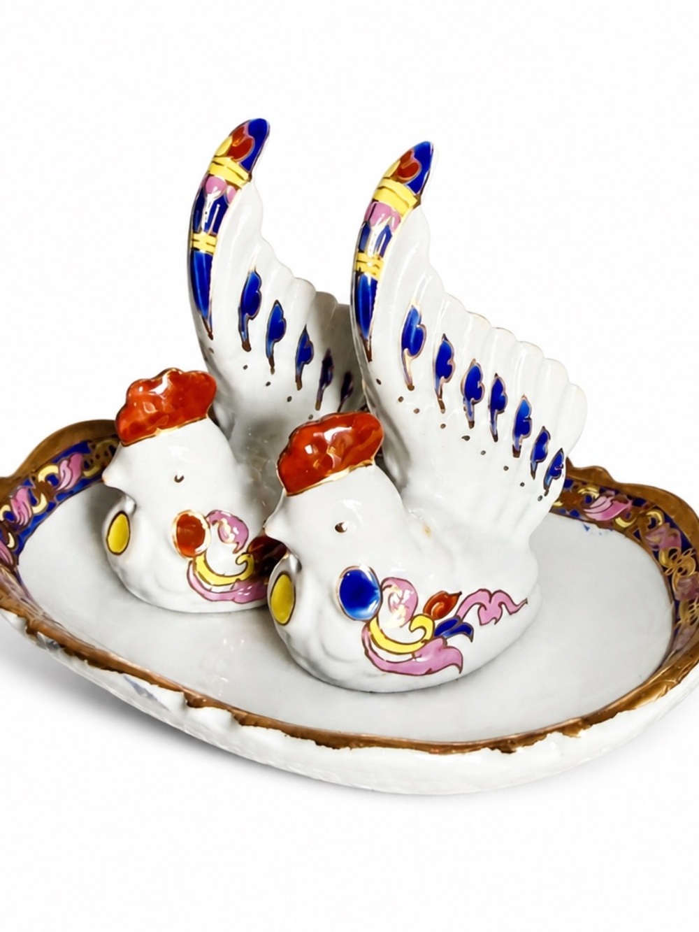 Porcelain Donkaidee White Chicken Hen Salt Pepper Shakers Decorative Tray 3 pcs